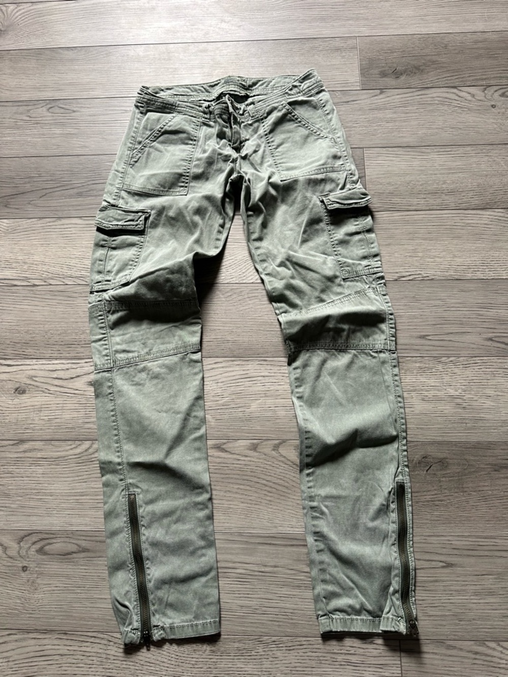 2010 American eagle cargo pants